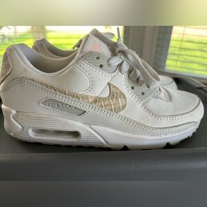 Nike Air Max 90 SE 'Summit White Light Bone Safari CV8824-100
